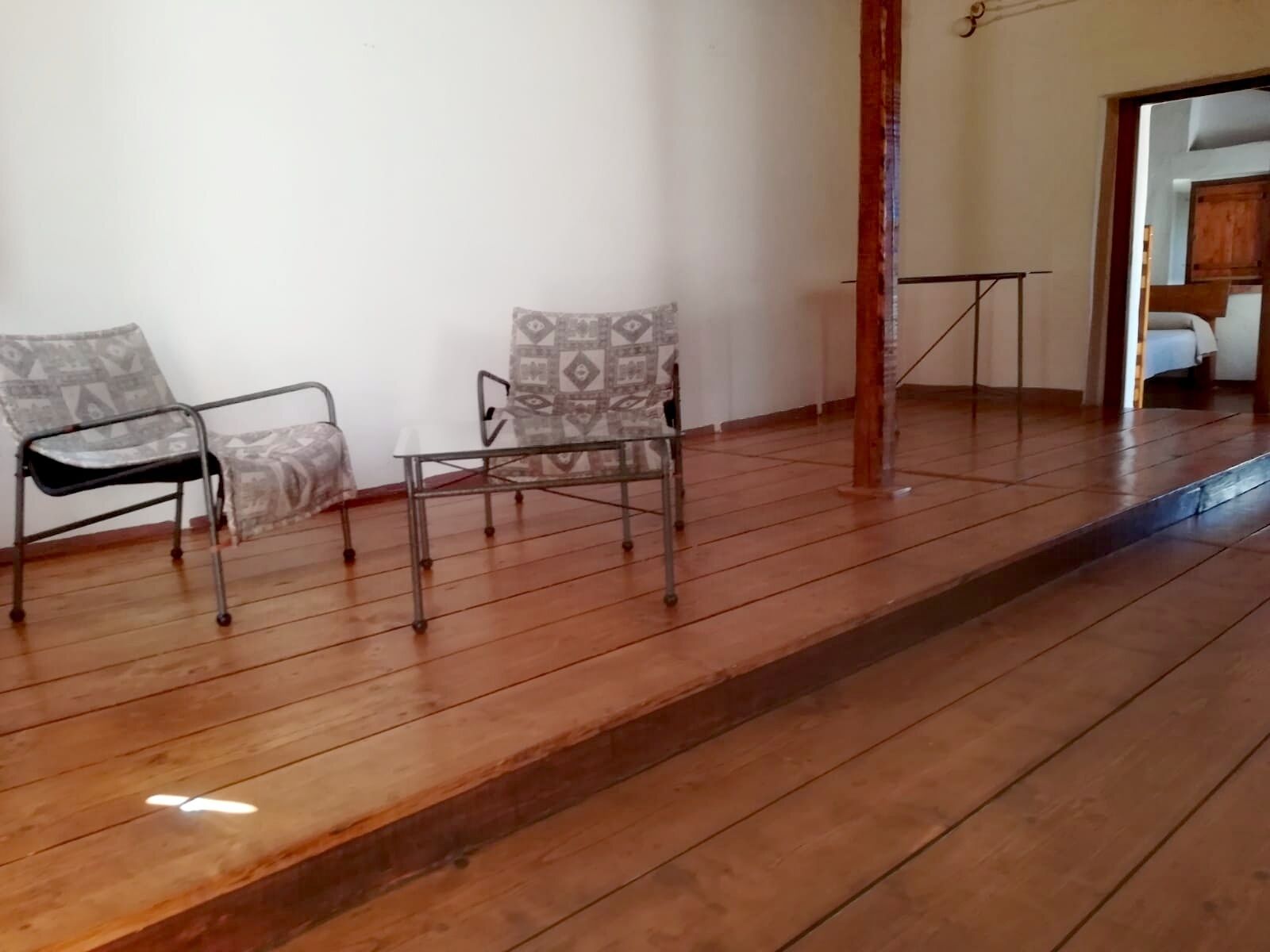 Traditional-Haus, 1 Schlafzimmer, Balkon | Wohnzimmer | Flachbildfernseher