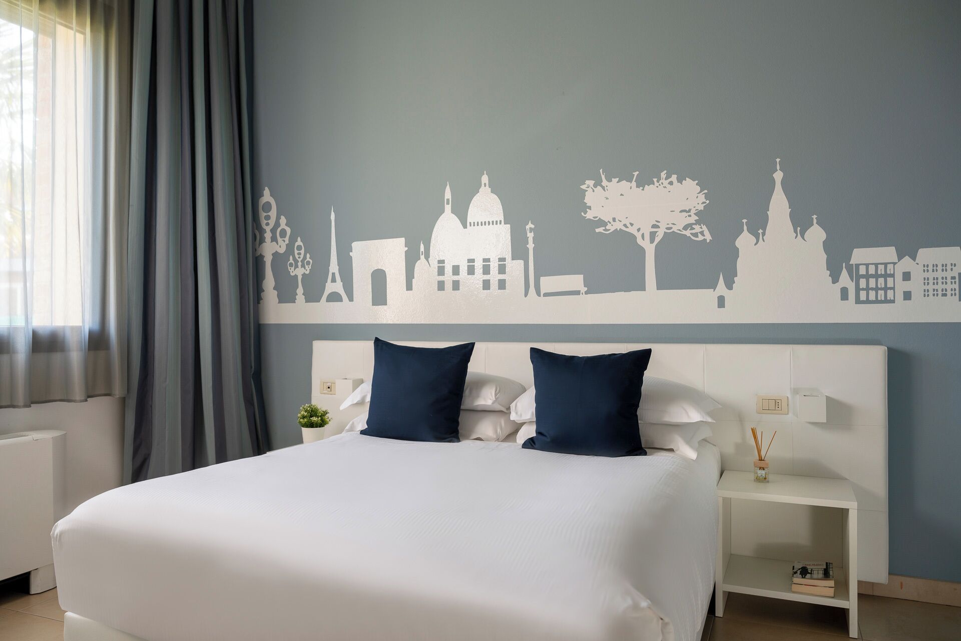 Standard Room | Egyptian cotton sheets, down comforters, memory foam beds, minibar