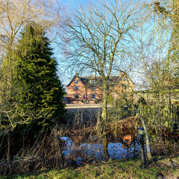 Huis (Chippenhall Hall - max 23 people) | Individueel gedecoreerd, individueel gemeubileerd