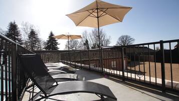 House Haugh Farm in Banham - max 39 people | Terrace/patio