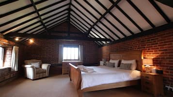 House Waterloo in Tibenham - max 30 people | Individually decorated, individually furnished, iron/ironing board