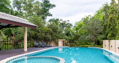 OYO 929 100 Boutique Hotel