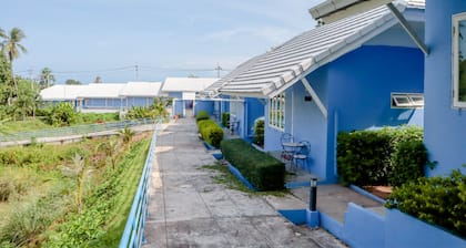 OYO 929 100 Boutique Hotel