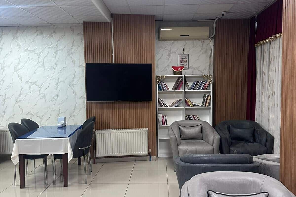 82-inch led tv with satellite channels, tv