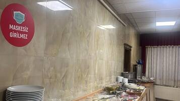 Desayuno bufé gratuito y diario