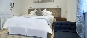 The Rose & Crown Free House