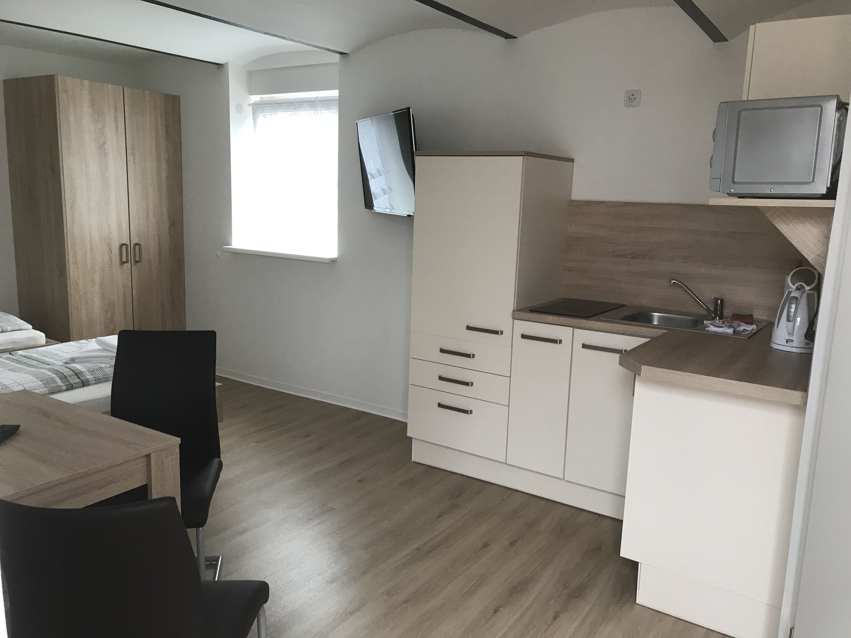 Superior Double Room, Private Bathroom | Shared kitchen