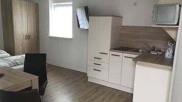 Superior-Doppelzimmer, eigenes Bad | GemeinschaftskĂŒche