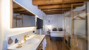 Doppelzimmer, Terrasse, Stadtblick | Minibar, Zimmersafe, Verdunkelungsvorhänge, schallisolierte Zimmer