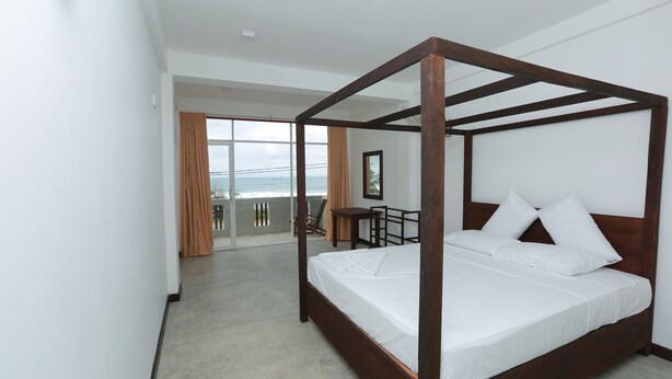 Superior Room with Seaview | Desk, bed sheets - The Surf Lanka Resort (Ahangama)