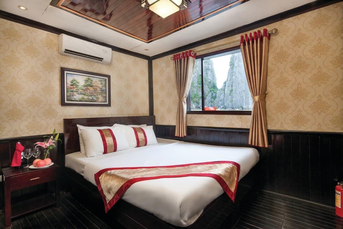 Premium Double or Twin Room | Desk, blackout drapes, bed sheets