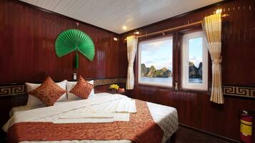 Escritorio, cortinas blackout y ropa de cama