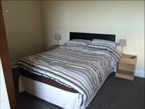 Dobbeltrom, 1 dobbeltseng, ikke-røyk | Strykejern/-brett, wi-fi (inkludert) og sengetøy