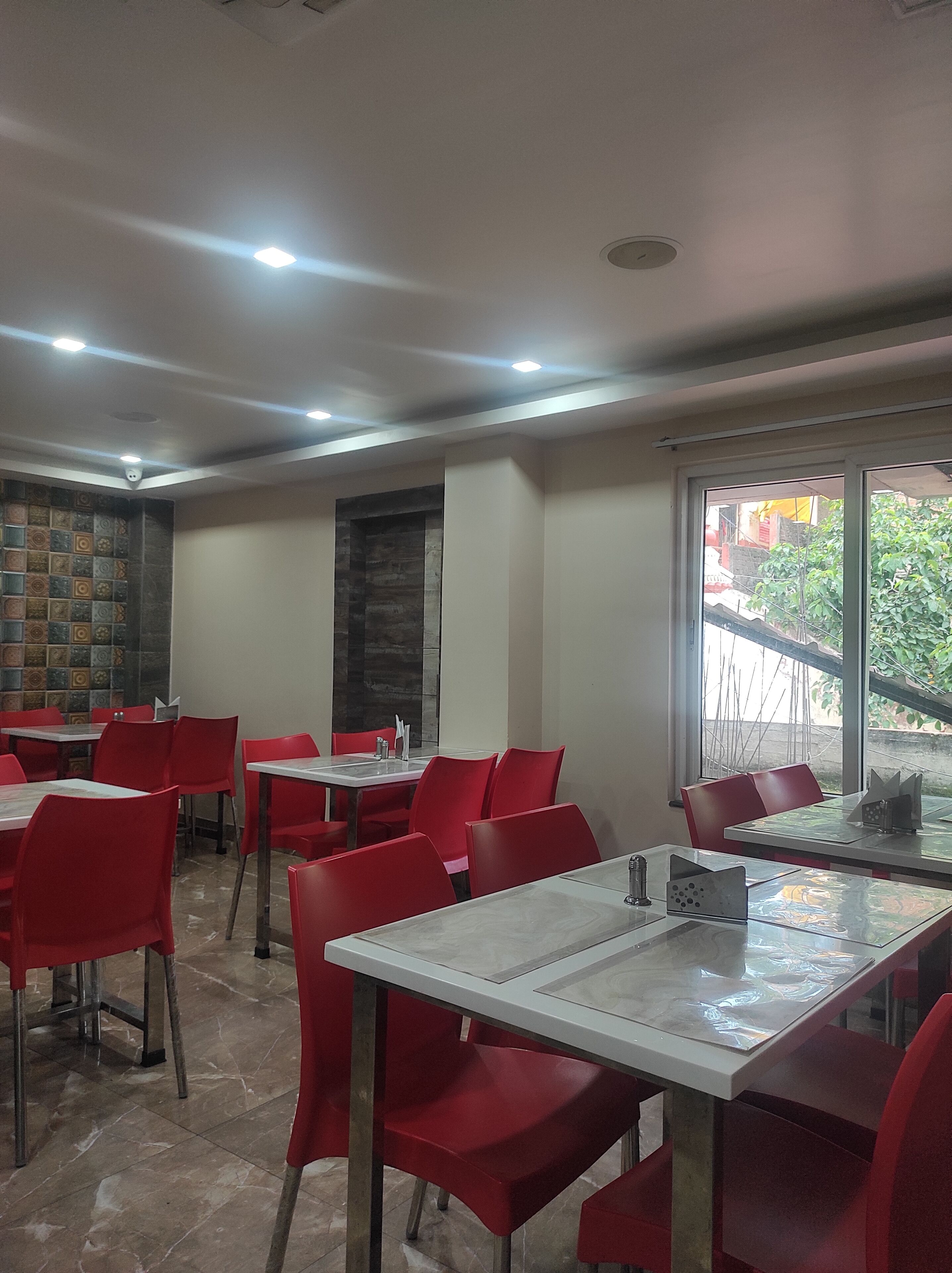 Tägliches kontinentales Frühstück (400 INR pro Person)