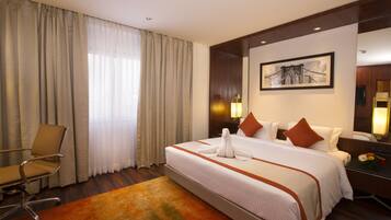 1 bedroom, in-room safe, desk, blackout curtains