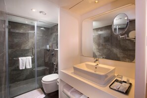 Executive Double Room, 1 Double Bed, Non Smoking | Bathroom | Shower, free toiletries, towels - Southend by TGI (Anekal)