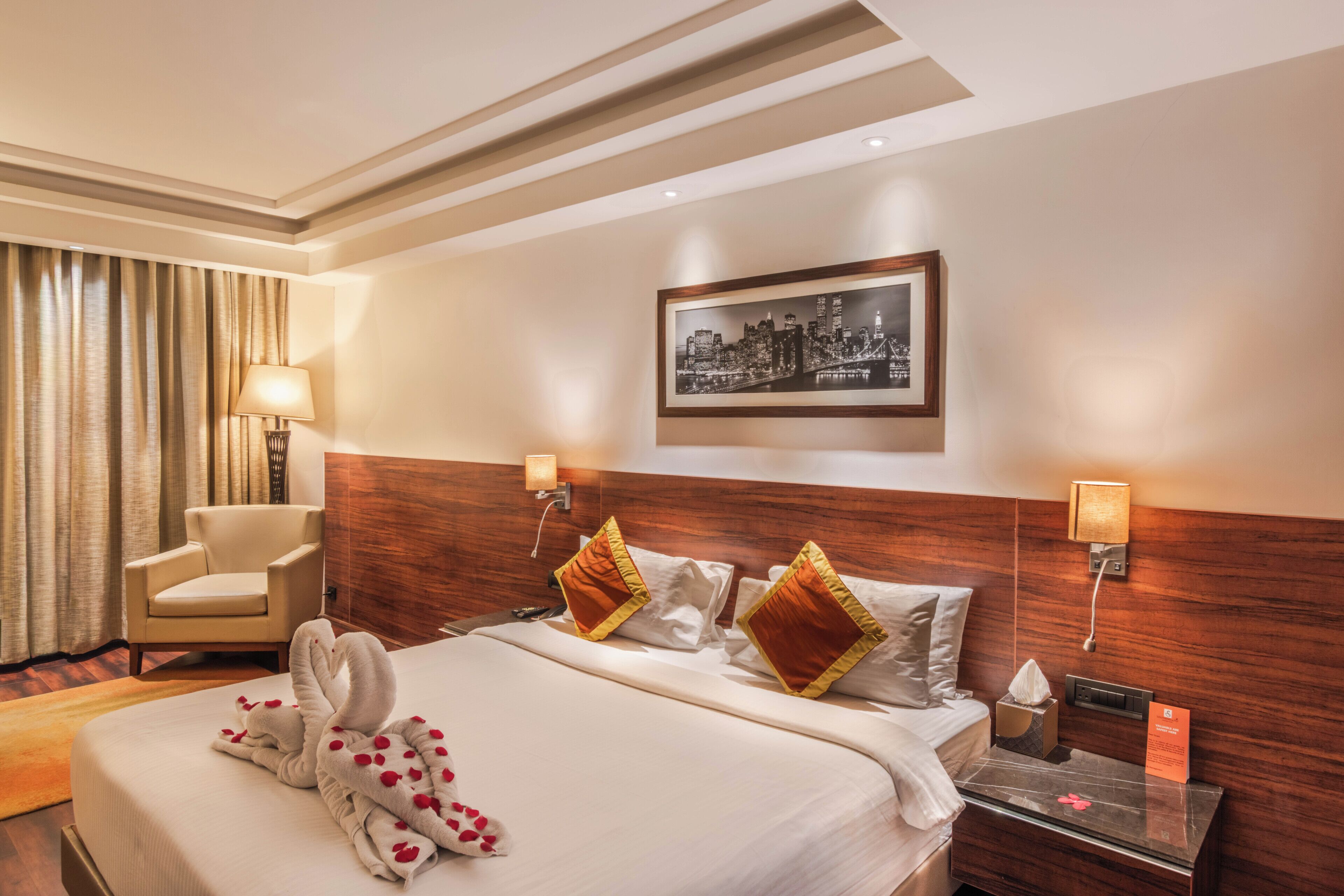 Habitación Premium doble, 1 cama doble, no fumadores | 1 dormitorio, caja fuerte, escritorio y cortinas opacas