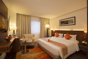 1 dormitori, caixa forta a l'habitació, escriptori i cortines opaques 