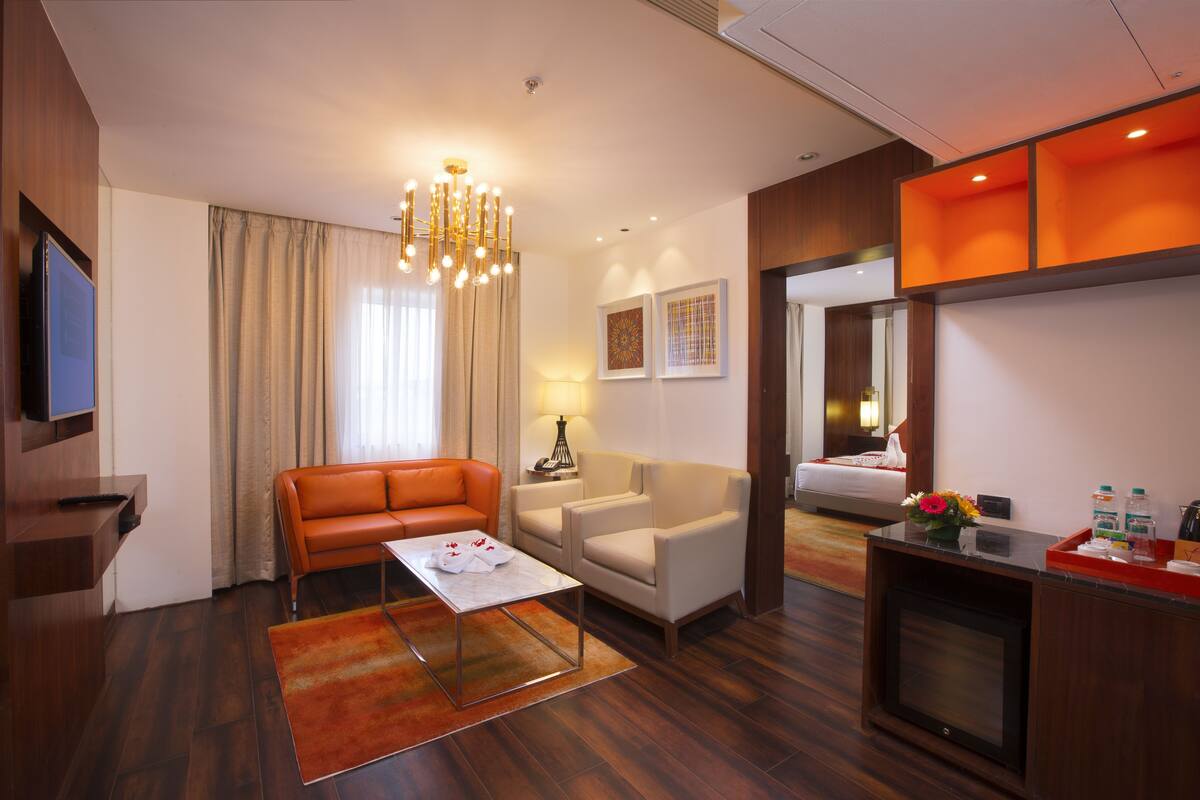 Family Double Room, 1 Double Bed, Non Smoking | Living area | Flat-screen TV