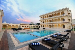 Alberca al aire libre 