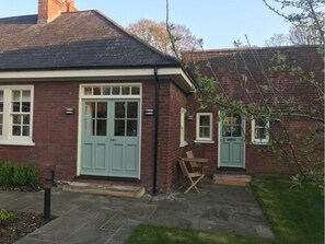 Exterior - 3 Building 46 (Bicester)