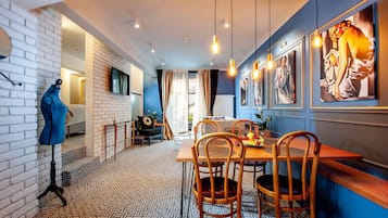 Luxury Apartment, 1 Bedroom (with private garden) | Premium bedding, in-room safe, desk, blackout drapes
