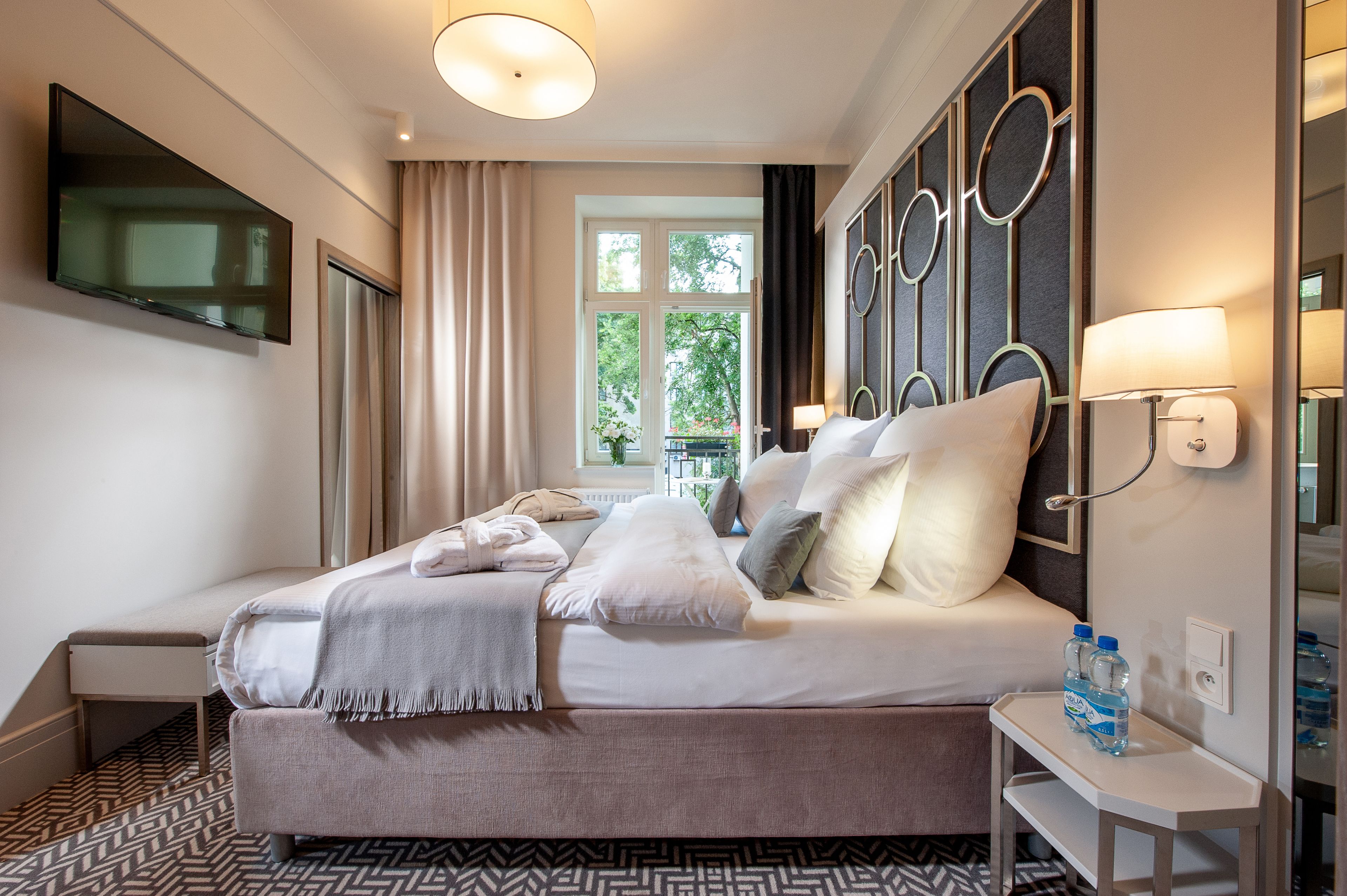 premier apartment, 1 bedroom, kitchenette | 1 bedroom, premium bedding, in-room safe, desk