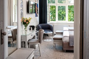 Classic Double or Twin Room | Premium bedding, in-room safe, desk, blackout drapes