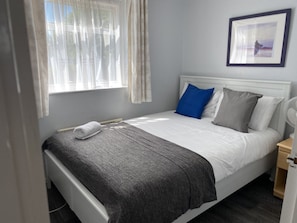 Casa, baño privado, vista al jardín | 3 habitaciones, ropa de cama hipoalergénica y insonorización 