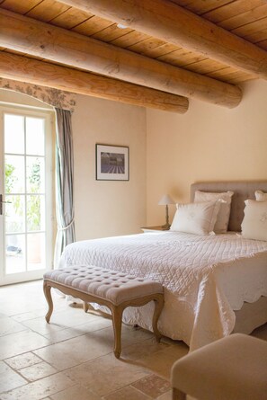 Blackout curtains, free WiFi, bed sheets - Domaine Les Roullets (Oppede)