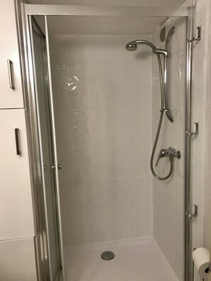 Apartment, 1 Schlafzimmer | Dusche im Bad