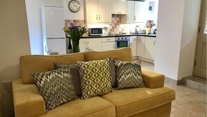 Apartment, 1 Bedroom | Living area | Flat-screen TV - Abingdon Road (Oxford)