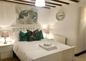 Classic Studio | Free WiFi, bed sheets - Apple Barn Studio (Abingdon)