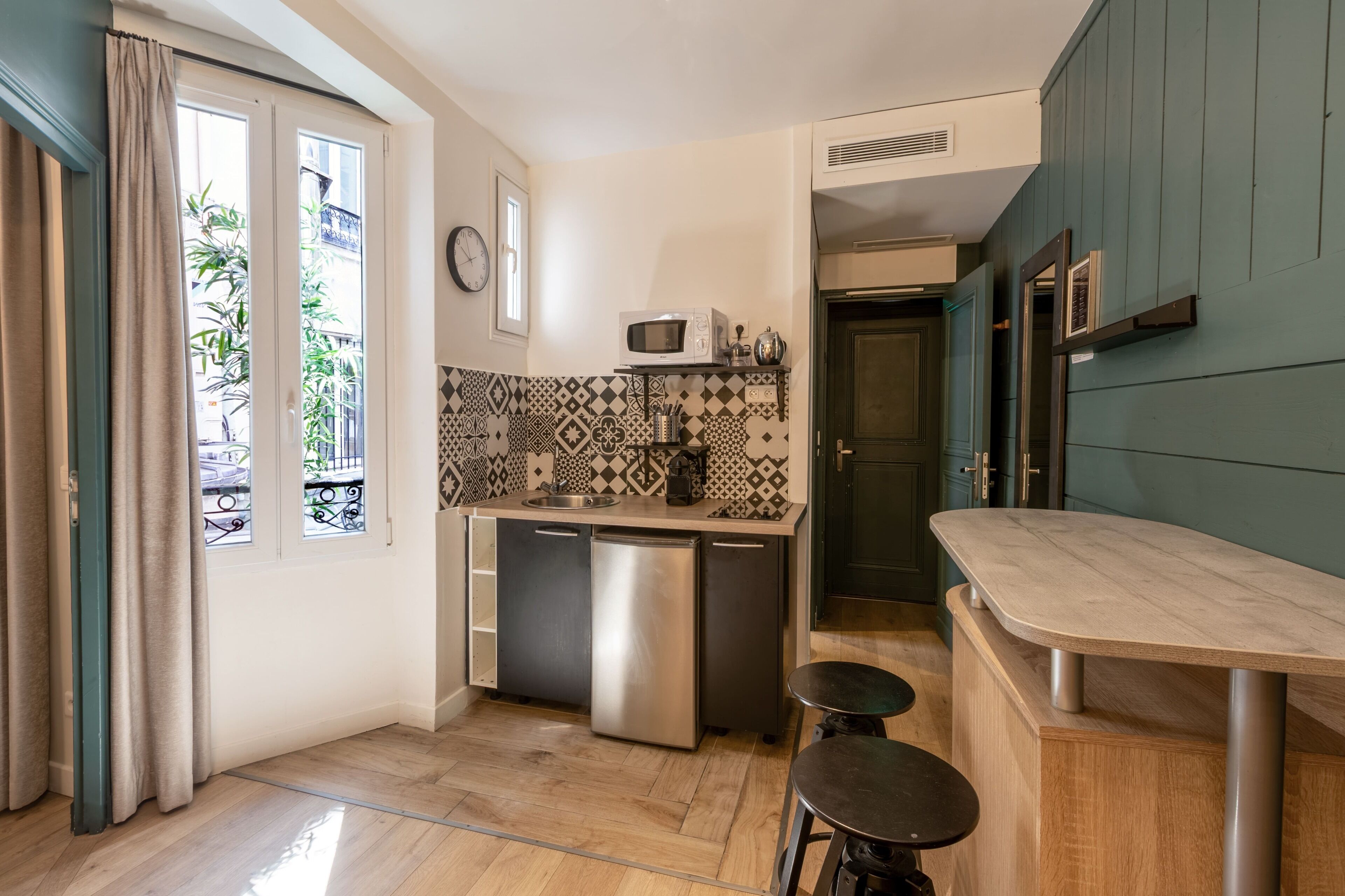 Classic Apartment, 1 Bedroom | Private kitchen