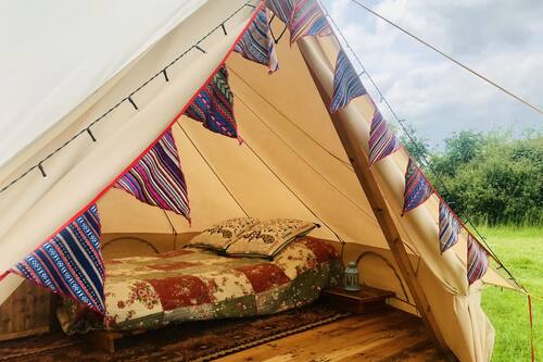 Tenda Romantica, 1 letto matrimoniale, caminetto, vista giardino | Con stile personalizzato, con arredamento individuale