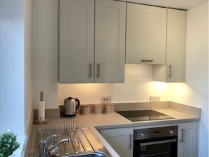 Apartment, 1 Bedroom | Private kitchen
