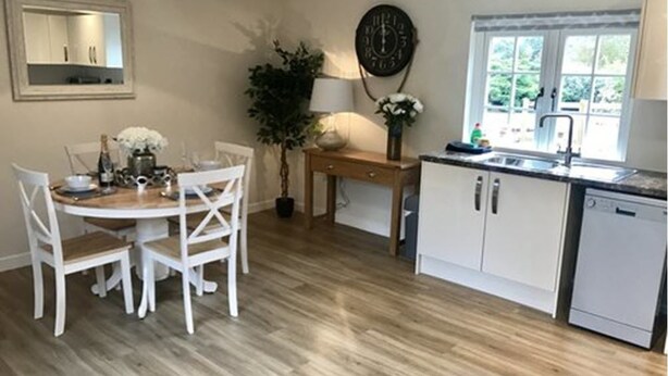 Apartment, 2 Bedrooms | In-room dining - Courtyard Cottage (Oxford)
