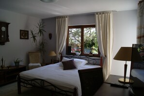 Căn hộ | 1 phòng ngủ, trang trí khác biệt 