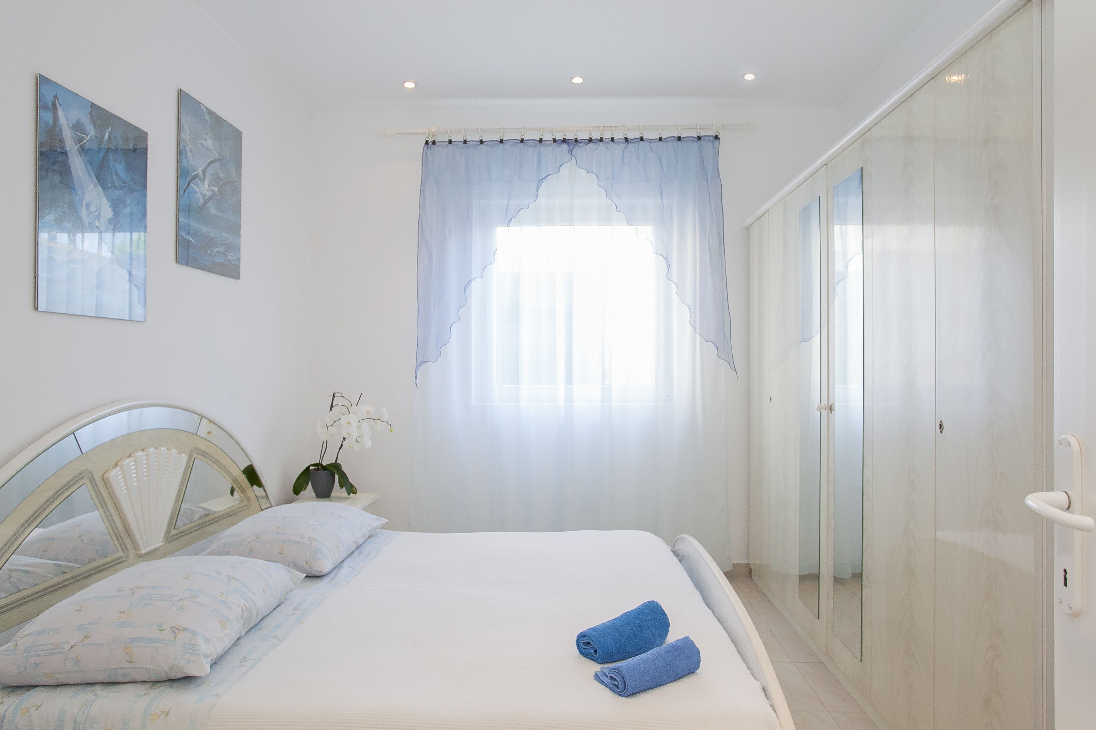 Apartment Domgoj, 1 Bedrooms, Terrace | Bathroom | Shower, free toiletries, hair dryer, towels