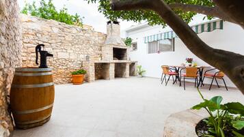 Apartment, 1 Bedroom, Garden View | Terrace/patio