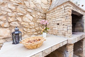 Apartment, 1 Bedroom, Garden View | BBQ/picnic area