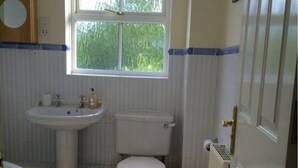 Appartement, 2 slaapkamers | Badkamer | Een bad, gratis toiletartikelen, handdoeken