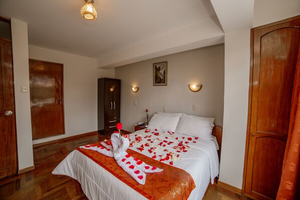 Double Room Single Use, 1 Double Bed | Desk, blackout drapes, iron/ironing board, free WiFi - My House Cusco (Cusco)