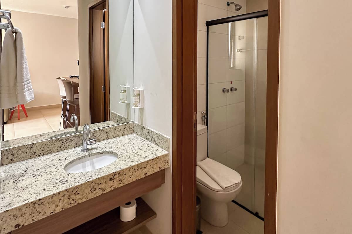 apartamento luxo i | bathroom sink