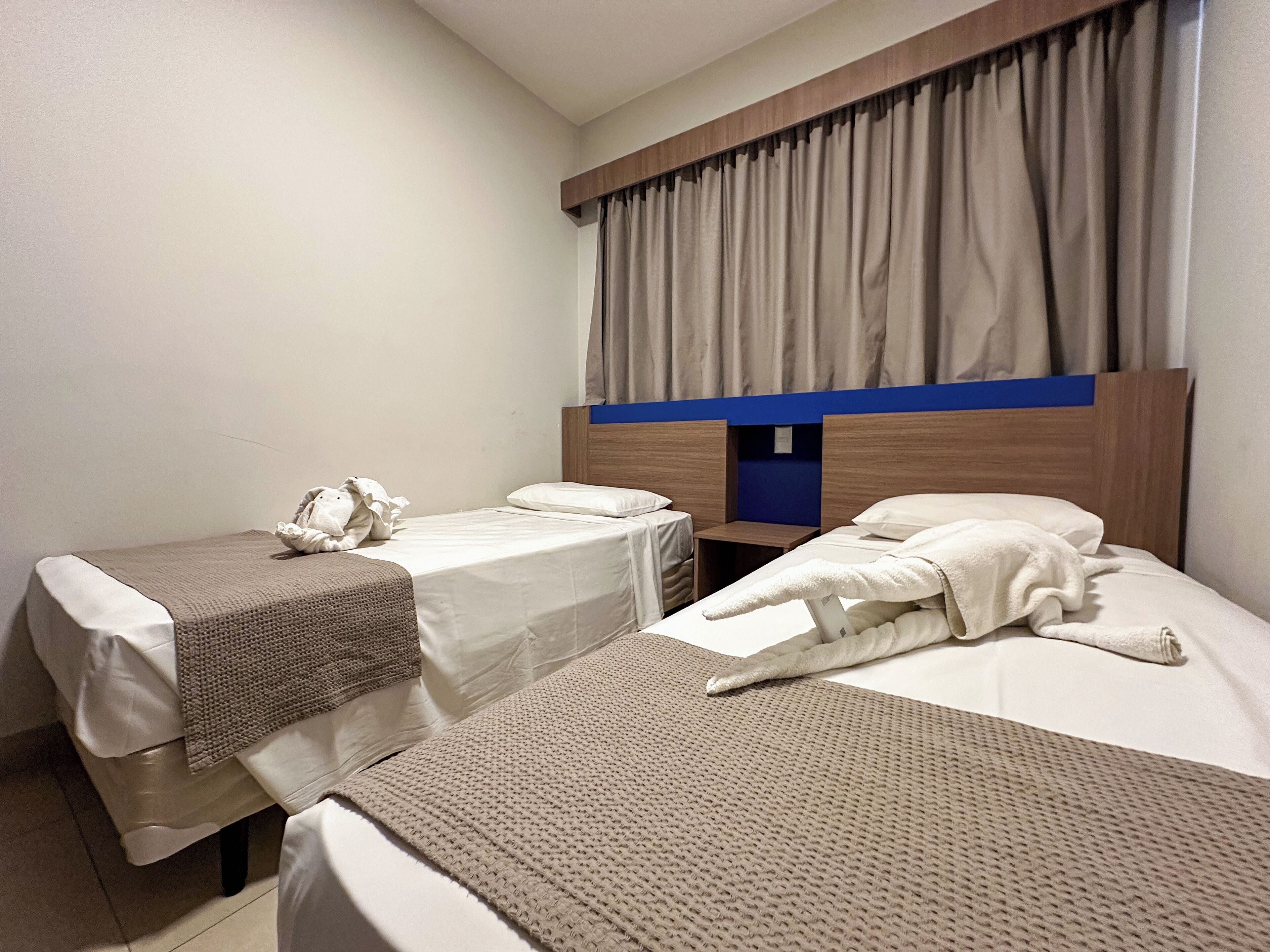 apartamento luxo ii | minibar, blackout curtains, soundproofing, free wifi