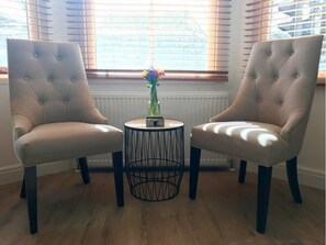 独立别墅, 4 间卧室 | 起居区 | 平板电视