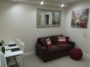 Apartment, 1 Bedroom | Living area