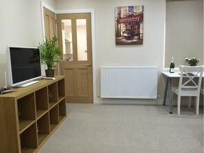 Apartment, 1 Bedroom | Living area