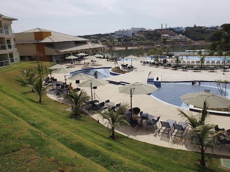 6 indoor pools, outdoor pool, sun loungers. Ilhas do Lago Eco Resort by WAM Experience