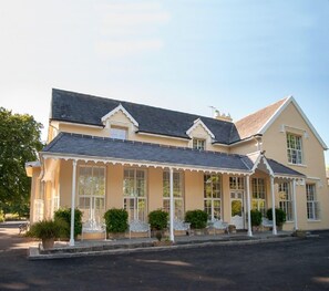 Bagian depan properti